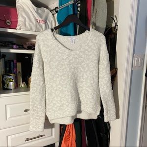V neck sweater